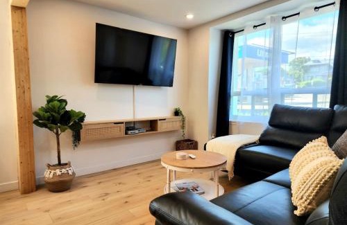 Quartier 5-4 Apartment | The Coziest appartment Hot Tub AC Free