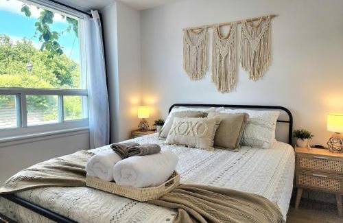 Quartier 5-4 Apartment | The Coziest appartment Hot Tub AC Free