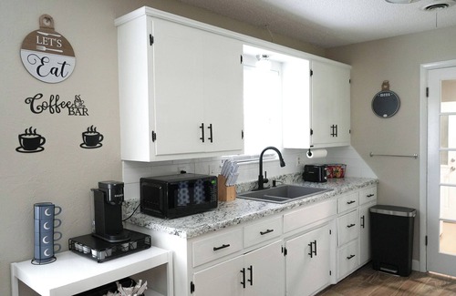 Woodward House | The Cozy Corner, Family Friendly, Game Room + WiFi