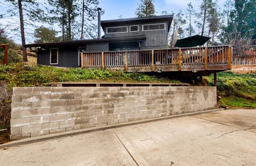 Yosemite Forks House | The Cozy Sunset Chalet