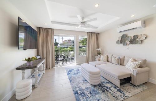 Little Battaleys Apartment | The Crescent at Coral Beach 101 condo