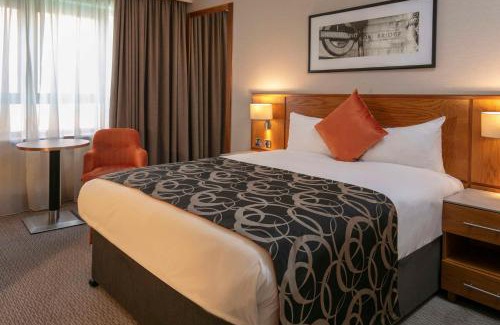 Cricklewood Hotel | The Crown London, WorldHotels Distinctive