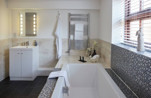 Hickling Bed & Breakfast | The Dairy Barns