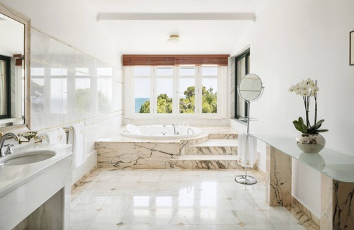 Nikita Hotel | The Danai