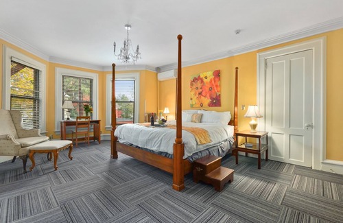 Summit House | The DeBary Inn