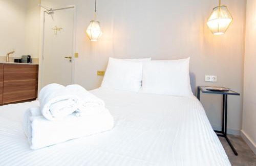 Schiedam Bed & Breakfast | The Den Newly Build Apartment 7-Minutes From Rotterdam City Central Station app2