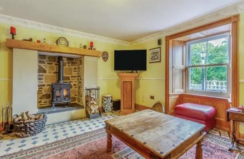 South Galson Villa | The Doune, Luxury Traditional Country House with hot tub