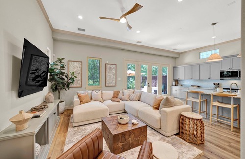 Grogan's Mill House | The DOVI Collection - Gated Luxury Retreat & Pool