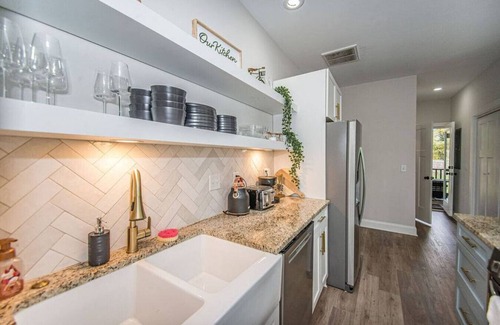 Spartanburg House | The Downtown Chalet w/Fenced Backyard