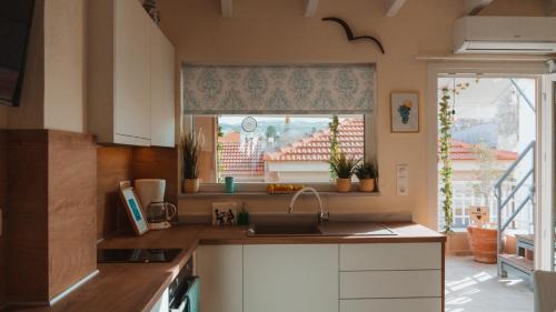 Old Town Rethymnon Apartment | The Downtown Pent - Roof Garden included
