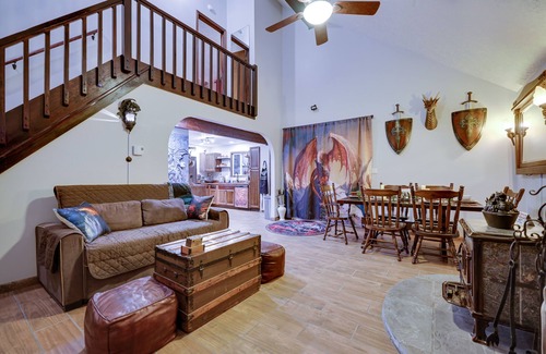 Tobyhanna House | The Dragon House, Hot Tub, Mini Golf, Pet Friendly
