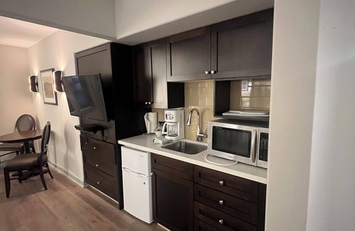 Oro-Medonte Condo | The DREAM HOUSE Retreat @Carriage Hill next door to HORSESHOE VALLEY RESORT