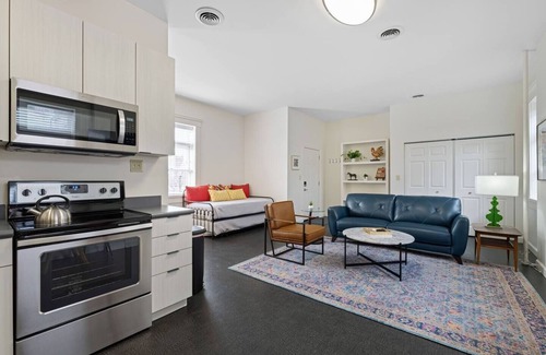 East Market District Condo | The Duet - Sleeps 8/Stay NULU Marketplace
