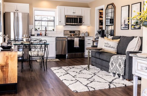 Decatur Apartment | The Eagle's Nest: A Charming Oasis Minutes from Decatur Square