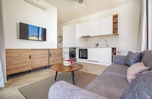 Kerr Serign Apartment | The Edge