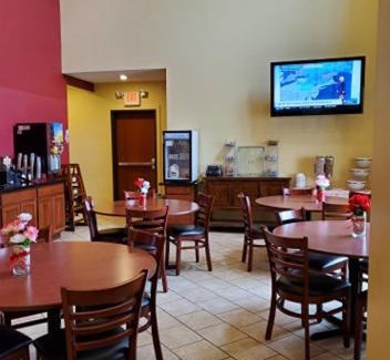 Fairbury Hotel | The Edgewood Hotel and Suites