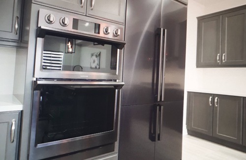 Aurora House | The Elegance Of The Home And Neighborhood. Close to Restaurants, Shops, Downtown
