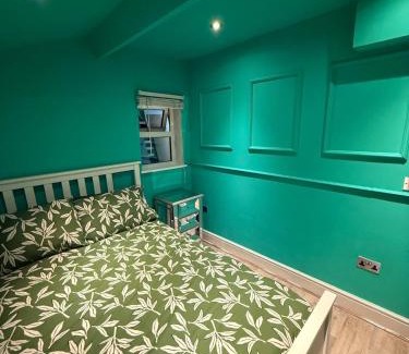 Mill Road Apartment | The Emerald Aura Stay by Staion