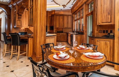 Roseburg Villa | The Engle House Luxurious Villa and Event Space in Oregon Wine Country