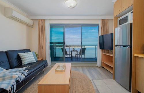 The Entrance Apartment | The Entrance Vista - Waterfront Stay with Pool and Spa
