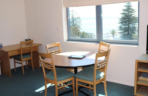 The Entrance Apartment | The Entrance Waterfront Resort Unit 502