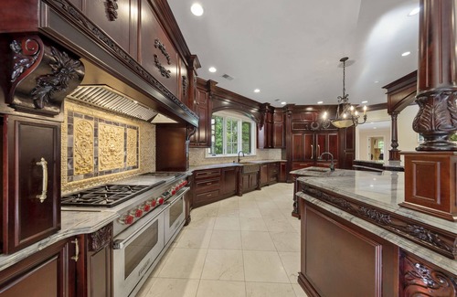 Saddle River House | The estate is like a private resort with state of the art security