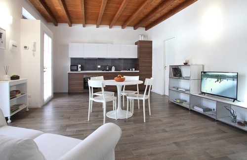 Cernusco Lombardone Apartment | The Exclusive Court - Apartment