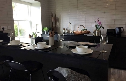 Scalpwilliam Apartment | The Executive Suite