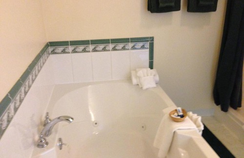 Montour Falls Hotel | The Falls Motel