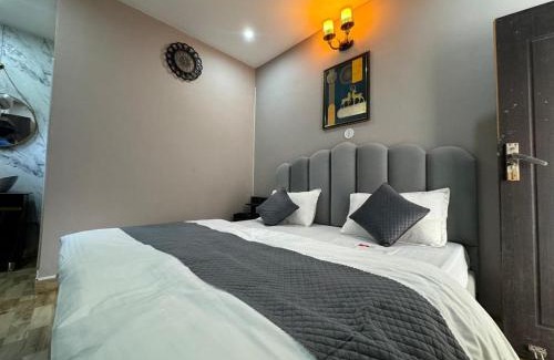 Amritpur Hotel | The FarmHouse Cafe & Lounge