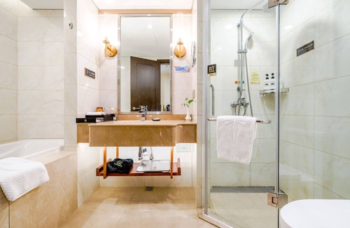Kuiwen District Hotel | The Farrington Hotel - Building B