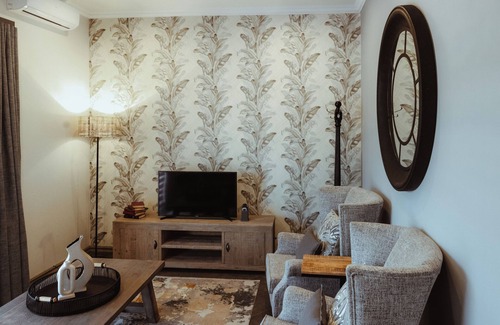 Potchefstroom Hotel | The Feather Hill Boutique Hotel