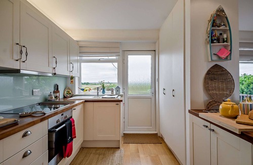 Felixstowe House | The Ferry Cottage - Three Bedroom House, Sleeps 6