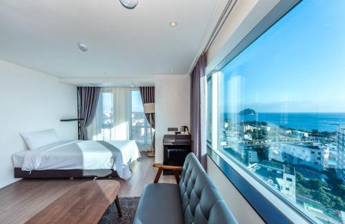 Seogwipo City Hotel | The First70 Hotel
