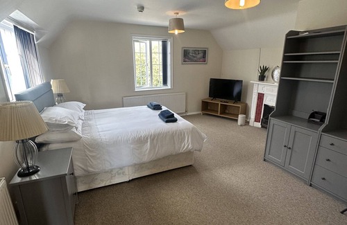 Pitchcombe Bed & Breakfast | The Fish and Anchor Inn
