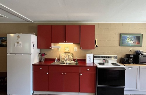 Necedah Apartment | The Fishing Hole is a charming studio near lovely Castle Rock Lake in Necedah.