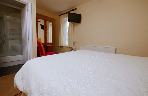 Ham Hotel | The Five Bells