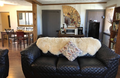 Bedford Apartment | The Flat above Horn O Plenty Freshtaurant