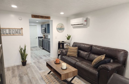 Summerlee Apartment | The Flat on Main