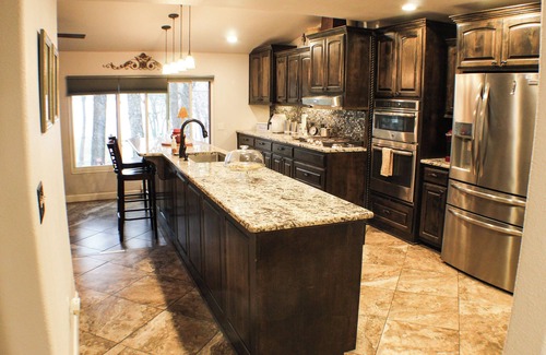 Hulbert Cottage | The Flathead Cottage: Family-Friendly Lake Fort Gibson Retreat