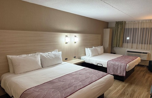 Floral Park Hotel | The Floral Park Motor Lodge