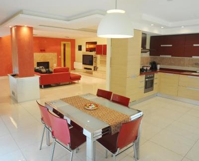 Magazzeno Apartment | THE FLOWERs