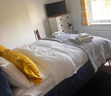 Gateshead House | The Follonsby hot tub Retreat with own bar near city centre