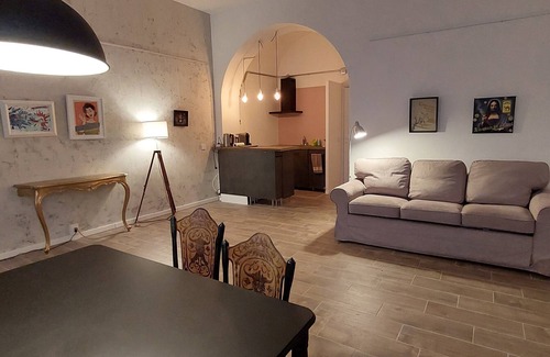 Quartiere XVII Trieste House | The former art gallery next to the park is now a barrier-free apartment.
