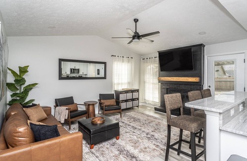 Westover House | The Fort - A family friendly home w/6 Bds and close to base. EV Charger onsite