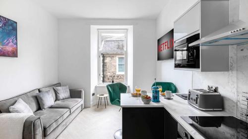 Rothesay Apartment | The Fountain View Apartment