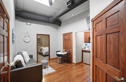 Downtown Apartment | The Fox Loft 200