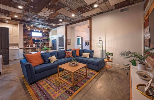 Lookout Valley Neighborhood Association Apartment | The Frothy Flat