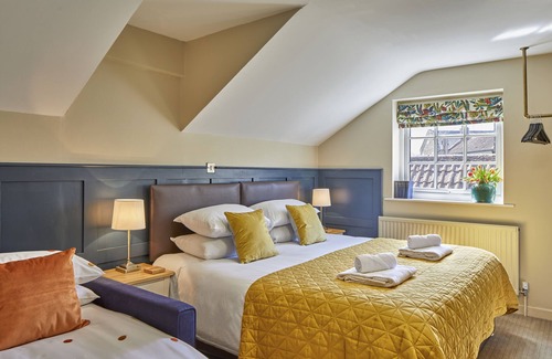 Rudge Bed & Breakfast | The Full Moon Inn