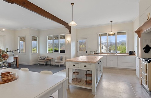 Marysville House | THE GABLES - Beautiful country home in the heart of Marysville